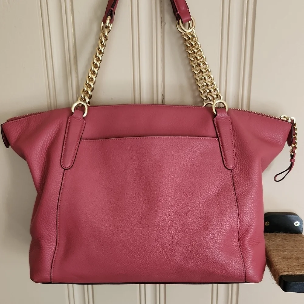 🖤Coach 1941 Dark Pink Leather Chain Tote with Gold Accents And Metal Hang Tag - Picture 6 of 13